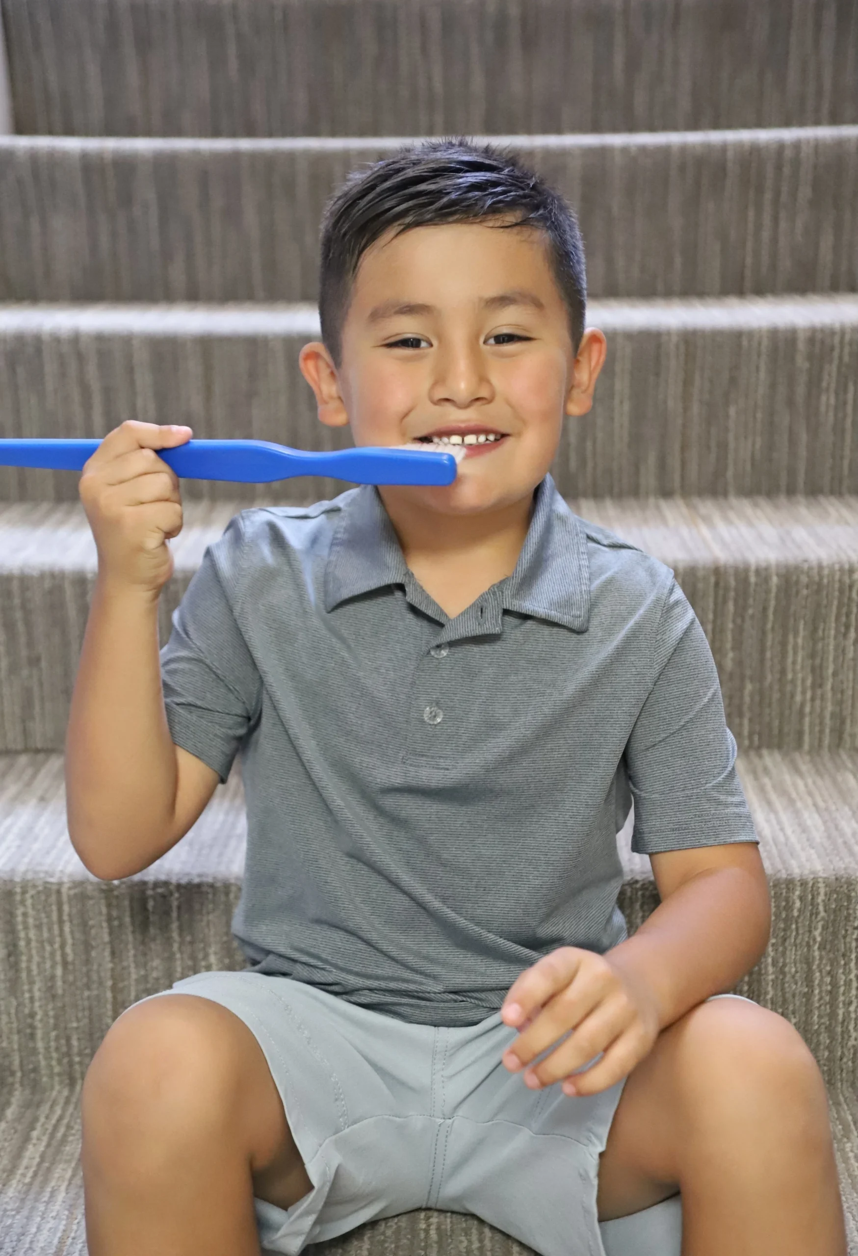 Cute-Kid-Giant-Toothbrush